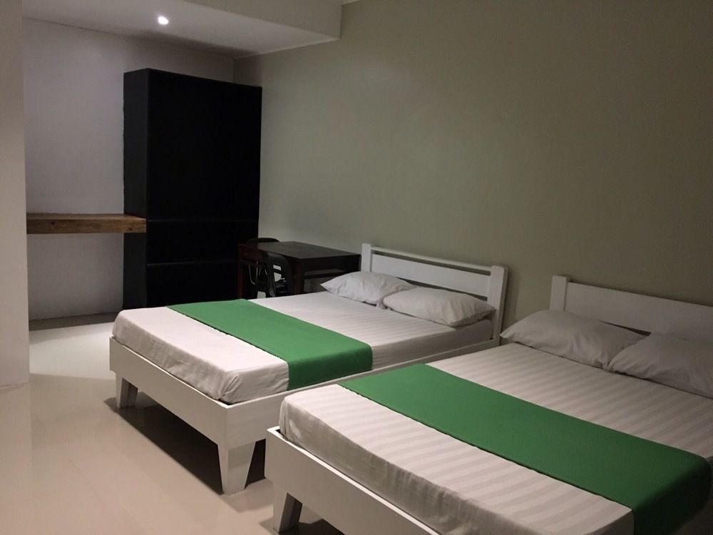 Night & Day Inn ليغاسبي المظهر الخارجي الصورة